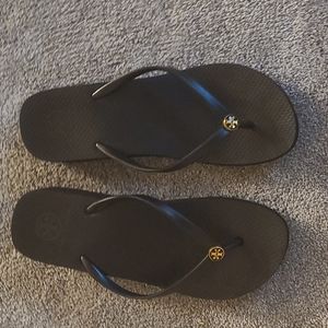 EUC Tory Burch wedge flip flops Size 9, black